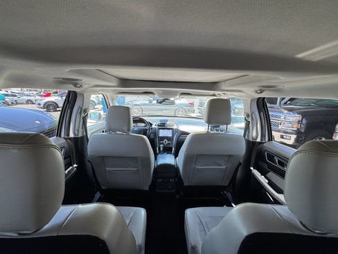 Used 2019 Ford Explorer Platinum AWD/4WD image 24
