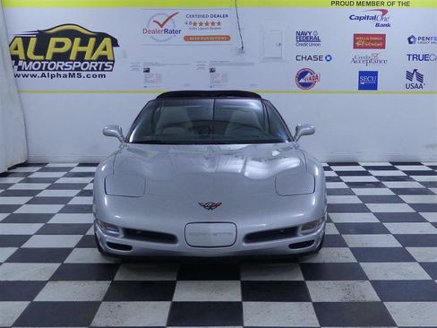 Used 1999 Chevrolet Corvette Coupe w/ Memory Pkg RWD image 2
