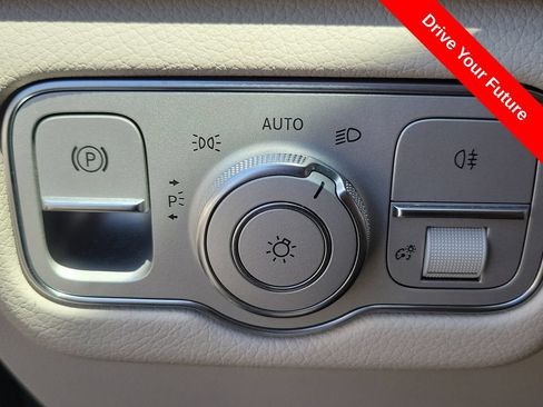 Used 2022 Mercedes-Benz GLS 450 4MATIC image 17