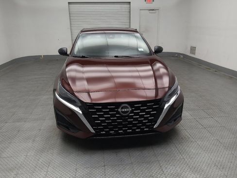Used 2024 Nissan Altima 2.5 SV FWD image 14
