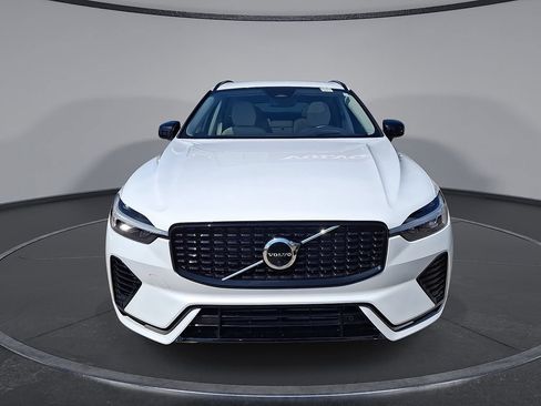 Used 2023 Volvo XC60 T8 Ultimate w/ Protection Package AWD/4WD image 35