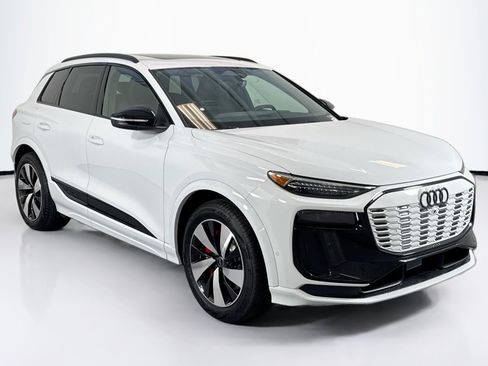 New 2025 Audi SQ6 e-tron Prestige image 3