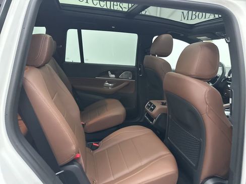 Used 2026 Mercedes-Benz GLS 450 4MATIC image 25