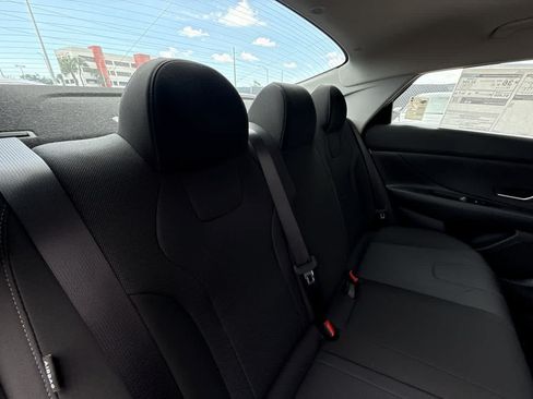Used 2025 Hyundai Elantra SE FWD image 26
