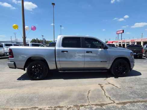 Used 2024 RAM 1500 Laramie AWD/4WD image 9