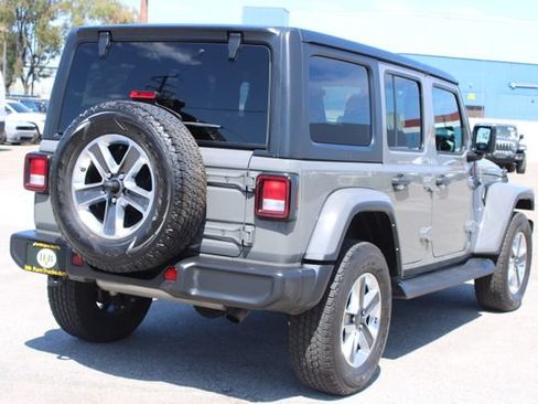 Used 2022 Jeep Wrangler Unlimited Sahara w/ Cold Weather Group AWD/4WD image 5