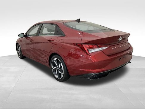 Used 2023 Hyundai Elantra Limited image 3