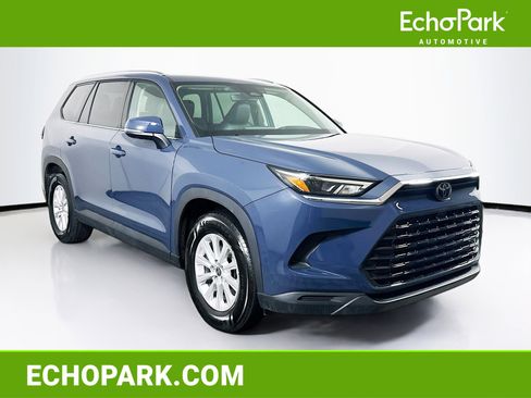 Used 2025 Toyota Grand Highlander AWD image 1