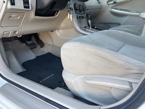 Used 2011 Toyota Corolla LE image 16