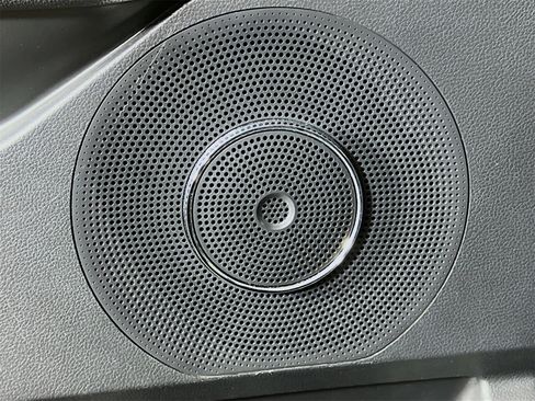 Used 2024 Ford Expedition XLT image 21