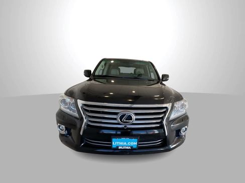 Used 2015 Lexus LX 570 image 3