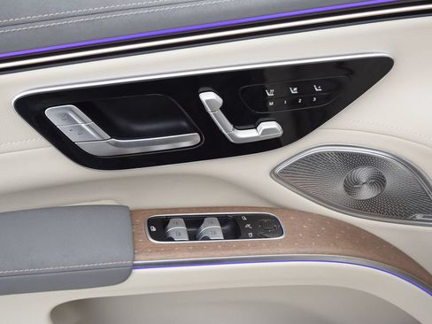 Certified 2023 Mercedes-Benz EQS 580 4MATIC SUV image 22