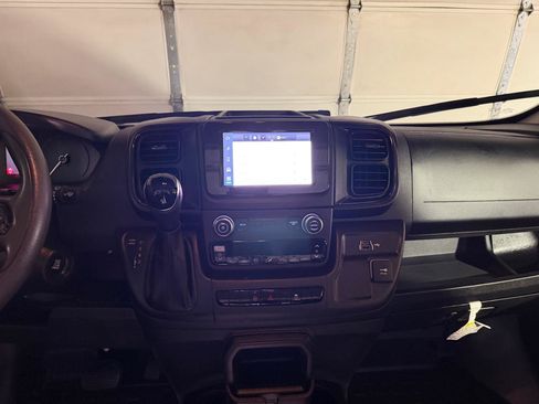 Used 2025 RAM ProMaster 2500 w/ Convenience Group FWD image 18
