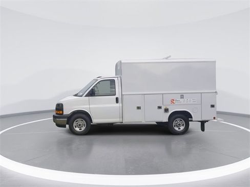 New 2025 GMC Savana 3500 w/ Power Convenience Package image 4