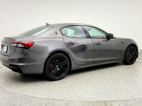 Used 2023 Maserati Ghibli Modena RWD image 5