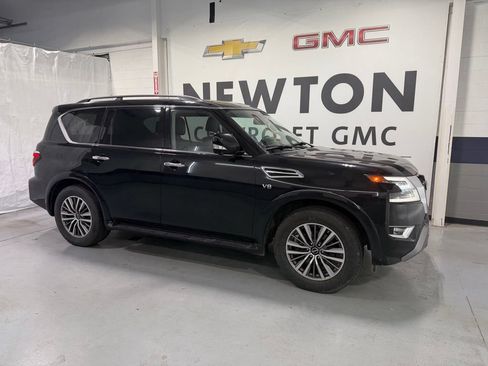 Used 2022 Nissan Armada SL w/ Captain's Chairs Package AWD/4WD image 2