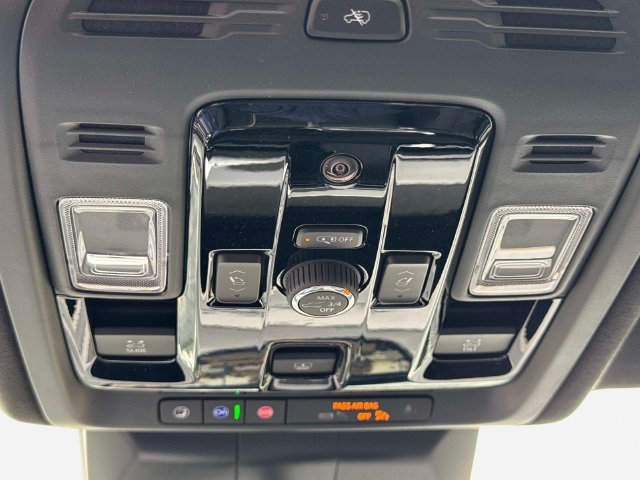 Certified 2025 Cadillac Escalade V w/ LPO, Floor Liner Package AWD/4WD image 24