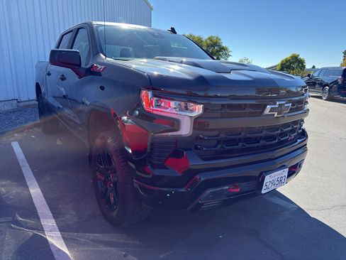 Used 2023 Chevrolet Silverado 1500 LT Trail Boss AWD/4WD image 3