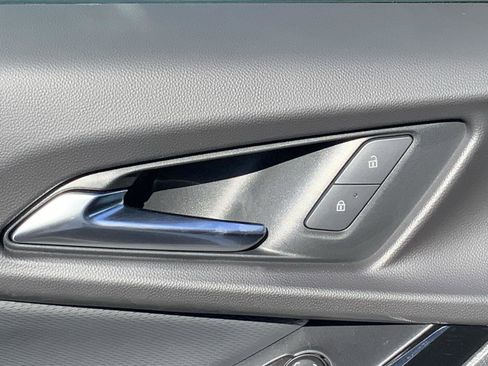 New 2026 Chevrolet Equinox LT w/ Convenience Package II image 25