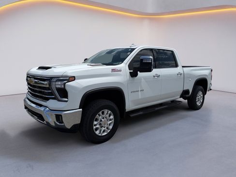 Used 2024 Chevrolet Silverado 2500 LTZ w/ LTZ Plus Package AWD/4WD image 7