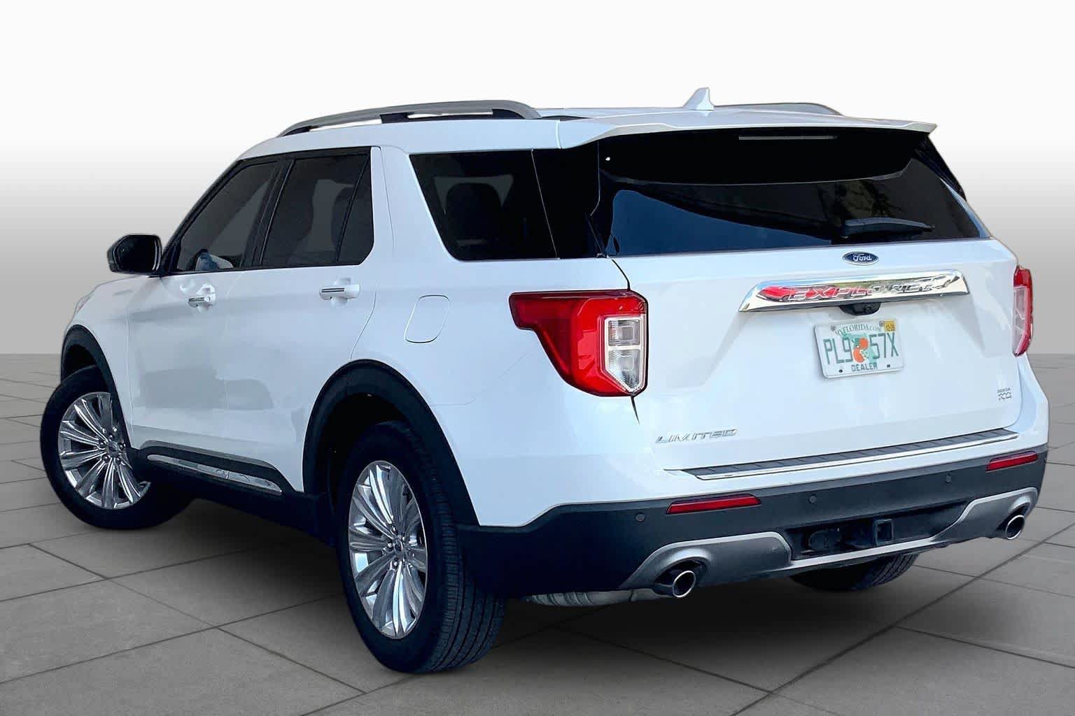 Used 2024 Ford Explorer Limited w/ Limited Technology Package RWD image 12