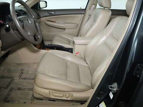 Used 2004 Honda Accord EX image 22