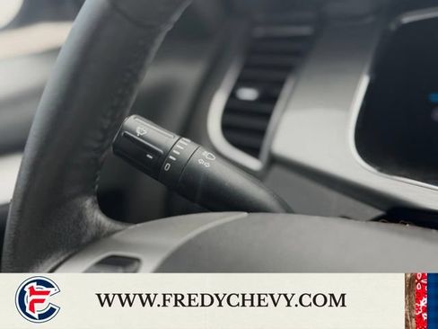 Used 2019 Ford Taurus SEL FWD image 17