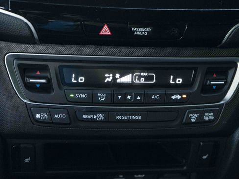 Used 2025 Honda Passport TrailSport image 31