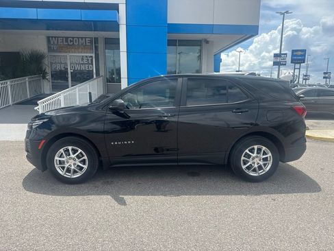 Used 2022 Chevrolet Equinox LS FWD image 2