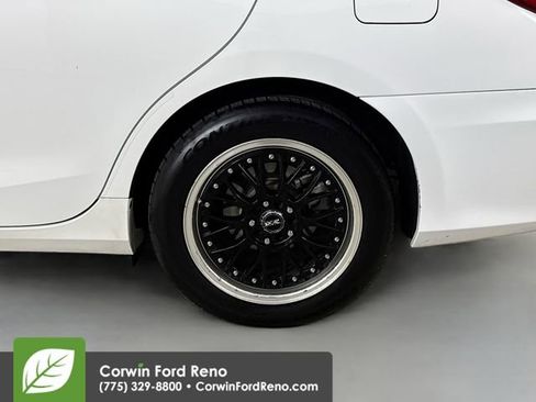 Used 2017 Toyota Camry SE image 28