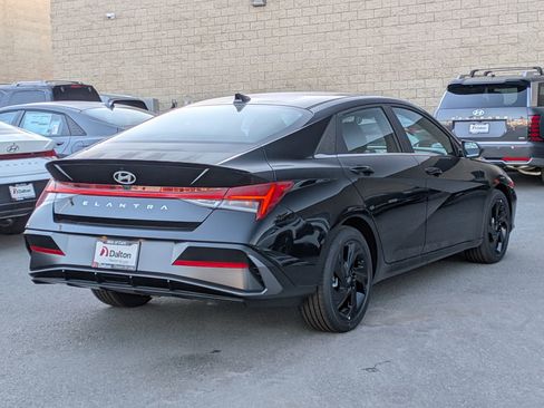 New 2026 Hyundai Elantra SEL Sport image 4