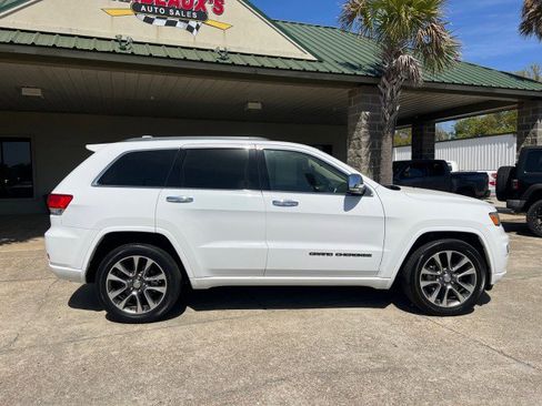 Used 2018 Jeep Grand Cherokee Overland image 4