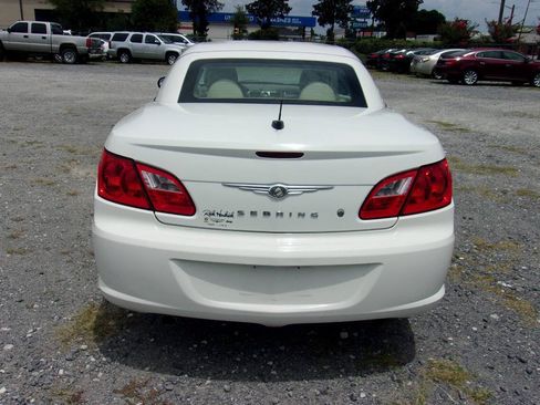 Used 2010 Chrysler Sebring Limited FWD image 8