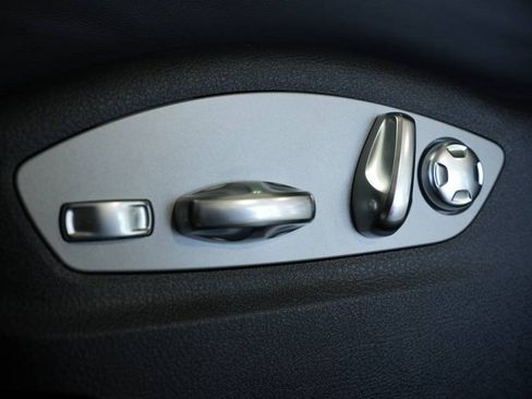 New 2025 Porsche Macan image 33