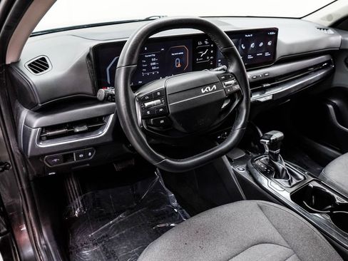 Used 2025 Kia K4 EX FWD image 19