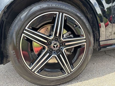 Used 2025 Mercedes-Benz GLE 450e 4MATIC image 9
