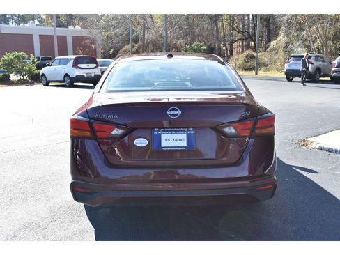 Used 2024 Nissan Altima 2.5 SV image 4