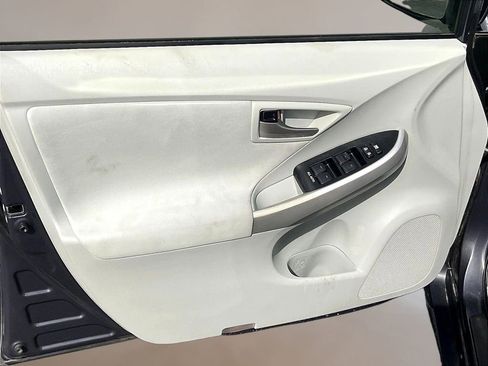 Used 2015 Toyota Prius Two FWD image 20