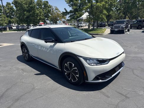 Used 2023 Kia EV6 Wind w/ Wind Technology Package AWD/4WD image 3