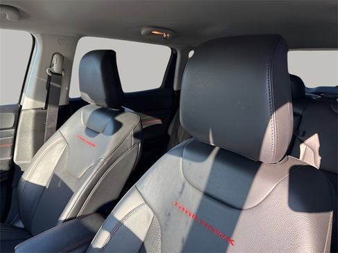 Used 2022 Jeep Compass Trailhawk w/ Trailhawk Convenience Group image 8