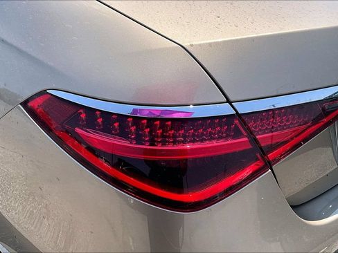 Used 2022 Mercedes-Benz S 580 4MATIC Sedan w/ Warmth & Comfort Package image 37