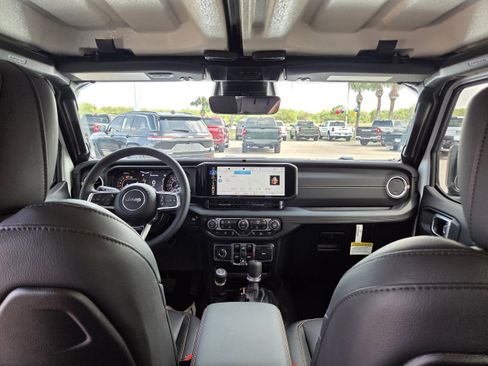New 2026 Jeep Wrangler Unlimited Sahara AWD/4WD image 21