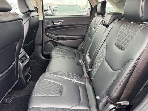 Used 2024 Ford Edge Titanium image 29