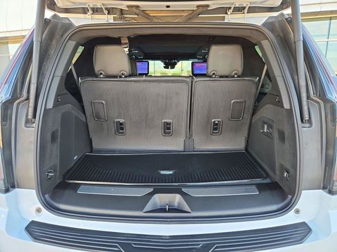 Used 2026 Cadillac Escalade Platinum Luxury w/ LPO, Floor Liner Package AWD/4WD image 32