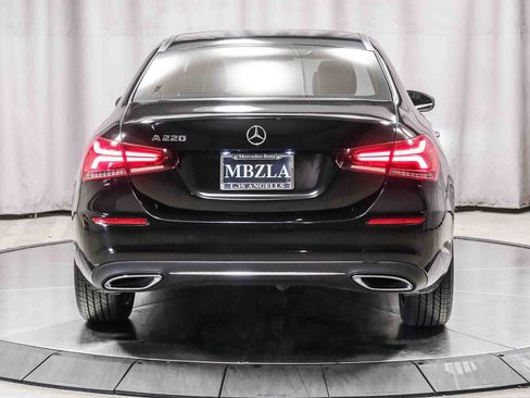 Used 2022 Mercedes-Benz A 220 image 3