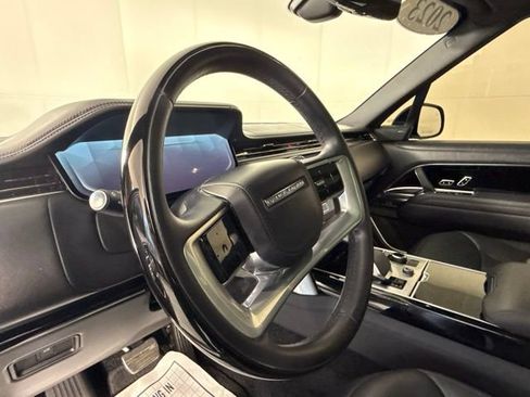 Used 2023 Land Rover Range Rover SE image 13