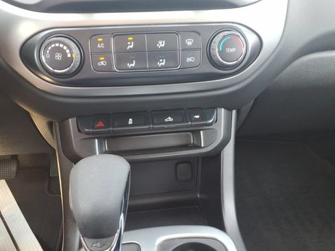 Used 2022 Chevrolet Colorado LT RWD image 23
