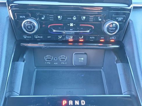 Used 2023 Jeep Grand Cherokee Overland w/ Luxury Tech Group IV image 20