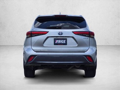 Used 2022 Toyota Highlander Limited FWD image 7