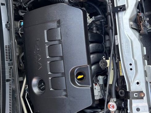 Used 2018 Toyota Corolla LE FWD image 12